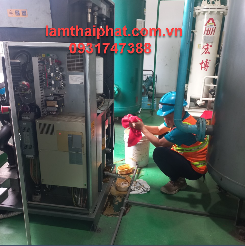 Máy Nén Khí Bị Ọc Dầu Ra Lọc Gió: Nguyên Nhân & Cách Sửa